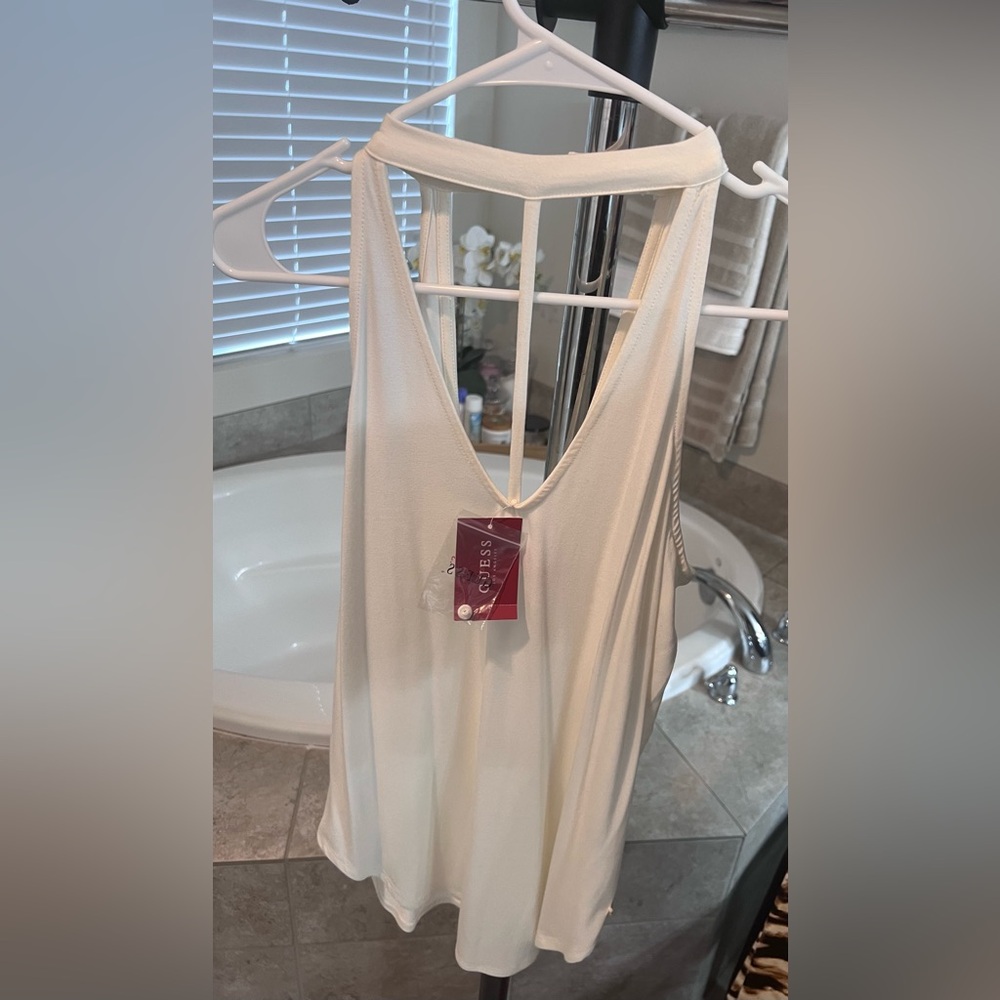 White top from guess
